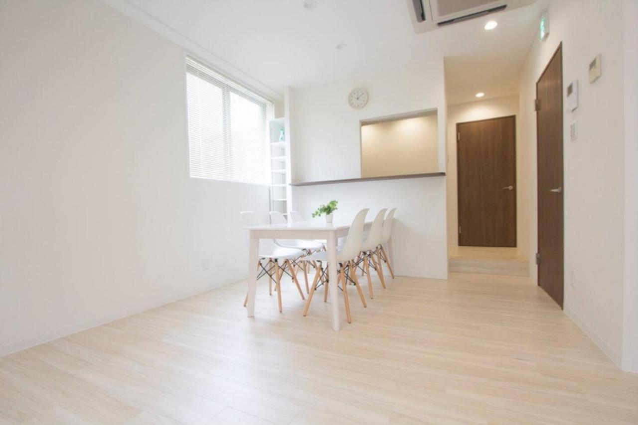 Cozy And Convenient Royal Heights 公寓