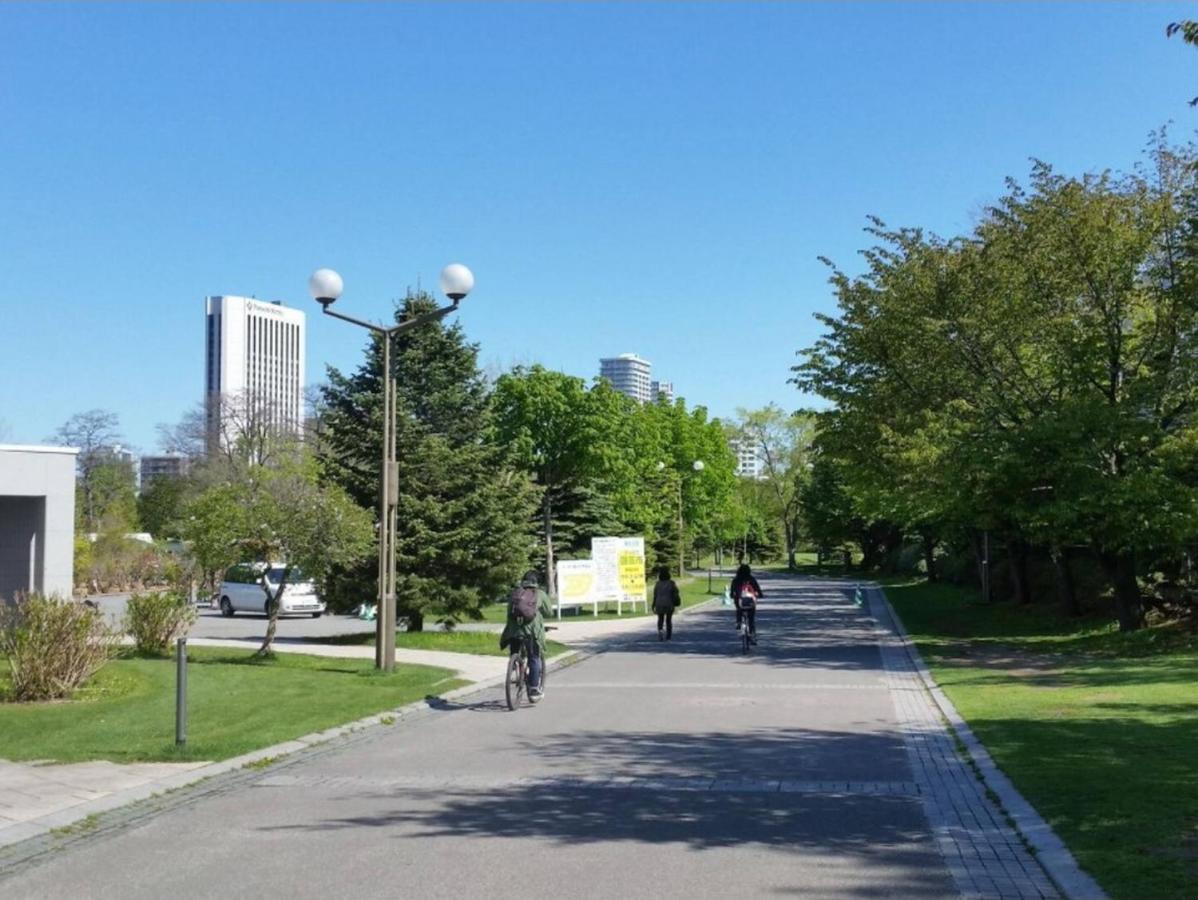 Cozy And Convenient Royal Heights 公寓